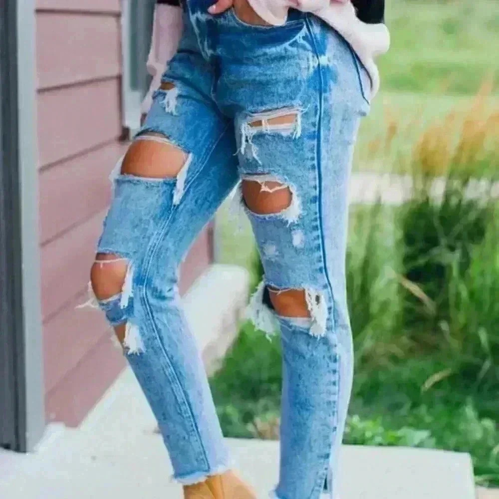 DISTRESSED JEANS - Picture 2 of 3
